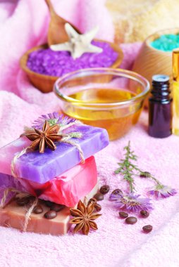 Spa ayarı doğal sabun ve deniz tuzu