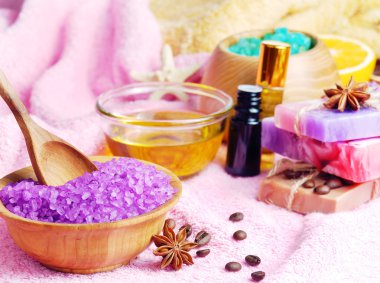 Spa ayarı doğal sabun ve deniz tuzu