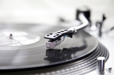 bir pikap vinil