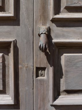 el şeklinde kapı kolu