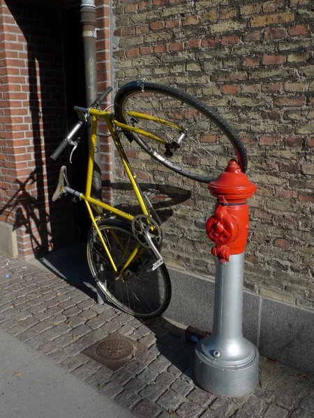 Parked bike — Stock Photo, Image