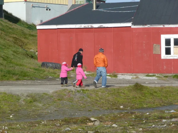 Grönländska familj — Stockfoto