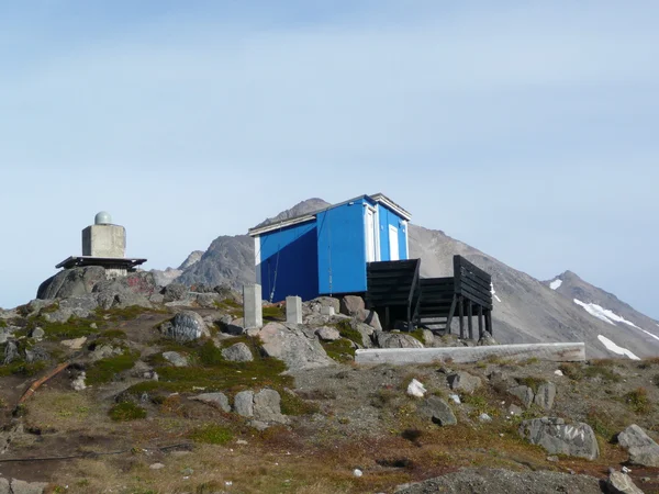 Blue house in tasiilaq — Stock Photo, Image