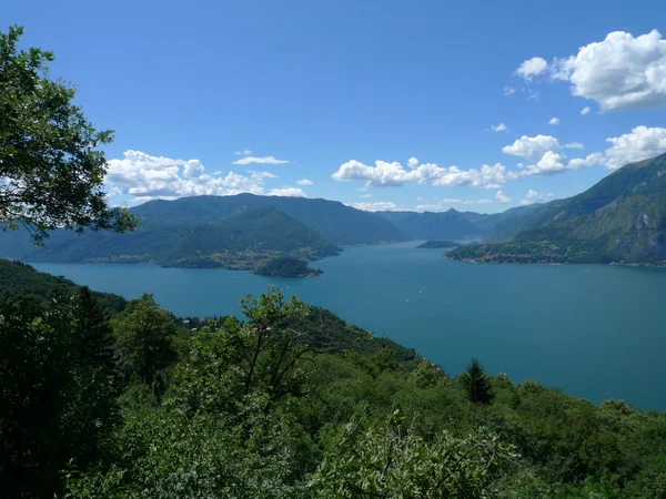 Como Gölü'nün görünümü