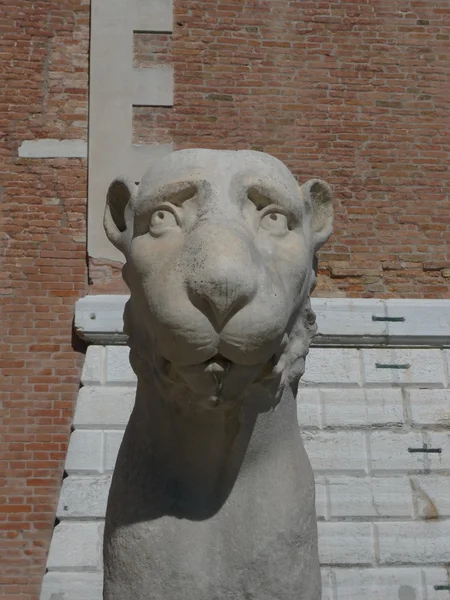 Escultura de leão em venezia — Fotografia de Stock