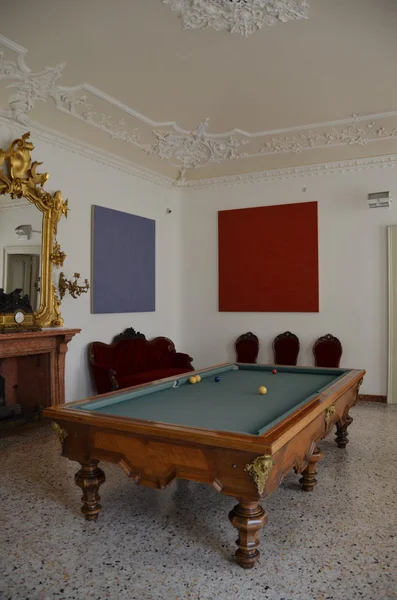 villa panza odasında havuz