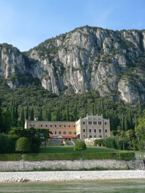 garda Gölü sarayının