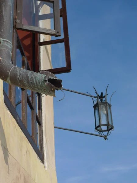 Gutter and stereet lamp — Stock Photo, Image