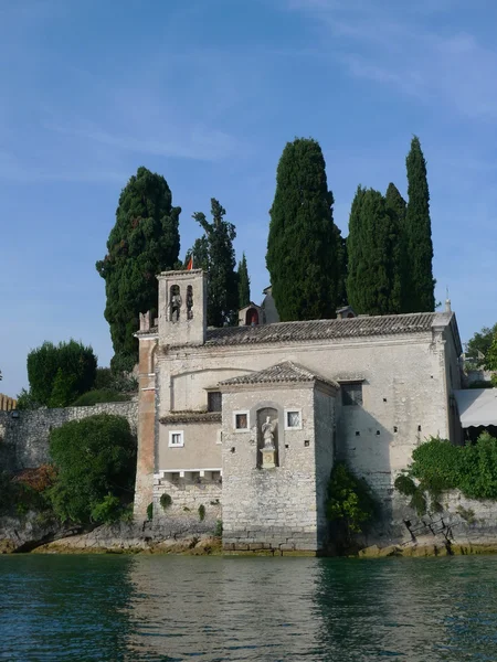 Punta san vigilio ที่ทะเลสาบ garda — ภาพถ่ายสต็อก