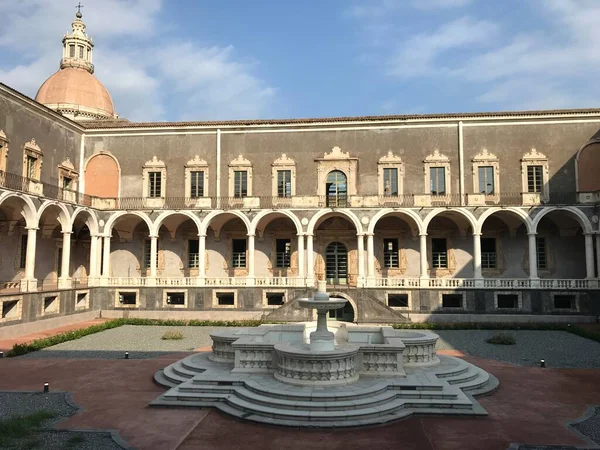 Vnitřní Dvůr Catania University Sicílie Itálie — Stock fotografie