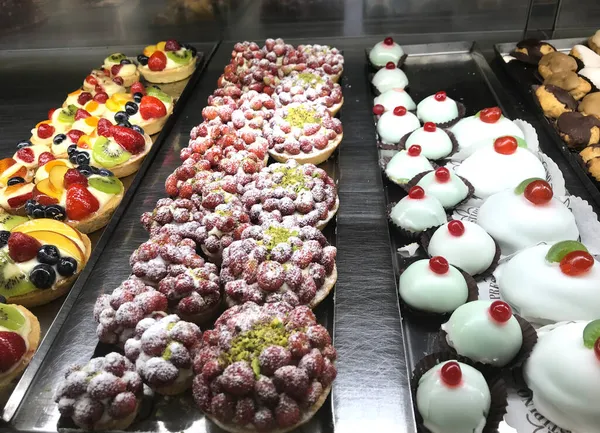 Sicilya, İtalya 'dan renkli tatlılar