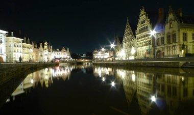 Gent, Belçika 'daki ana kanal gece görüşü
