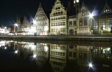 Gent, Belçika 'daki ana kanal gece görüşü