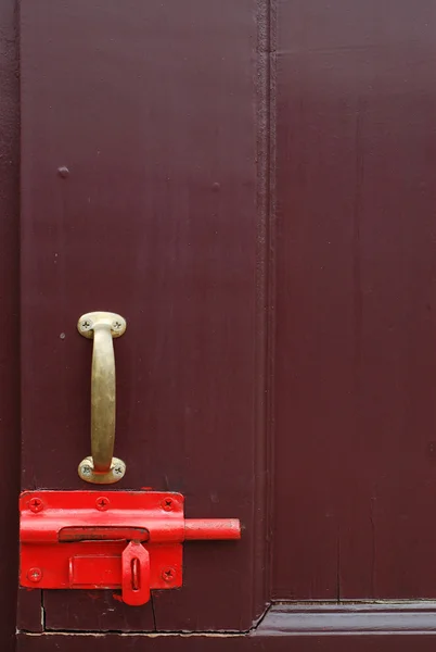 ahşap kapı eski kırmızı Mandal kilit