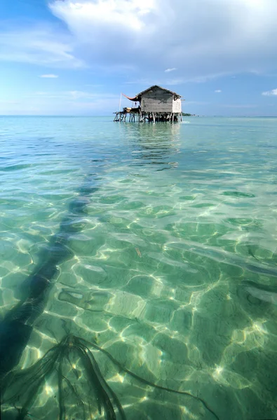 Bajau fisherman's ahşap kulübe