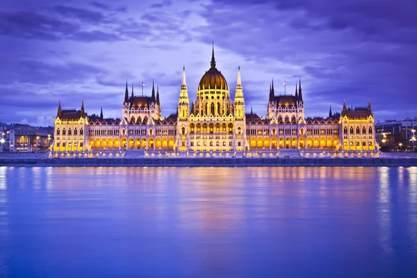 Parlament, Budapešť, Maďarsko v noci — Stock fotografie