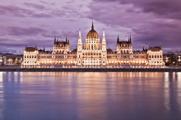 Parlamento, Budapeste, Hungria à noite — Fotografia de Stock