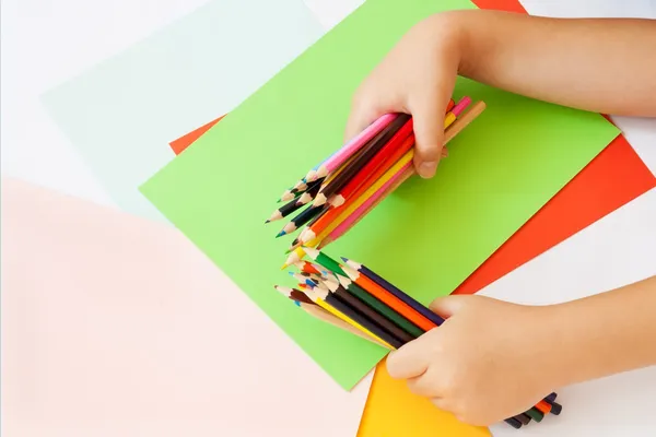 Hands and pencils — Stock Photo, Image