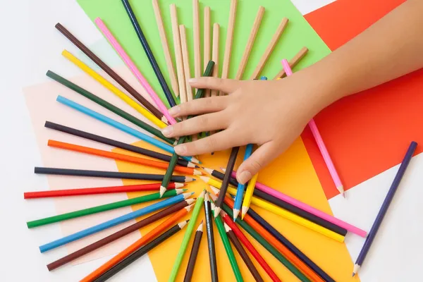 Manos y lápices —  Fotos de Stock