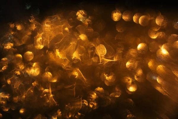 Абстрактний Святковий Фон Золотими Жовтими Вогнями Фокусовані Розмиті Вогні — стокове фото