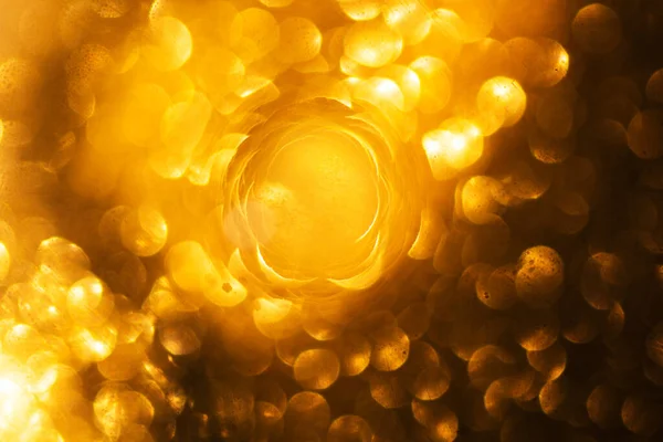 Абстрактный Праздничный Фон Золотисто Желтыми Огнями Сфокусированные Размытые Огни Стоковое Изображение