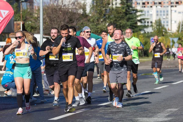 Skopje 2022年10月2日 8500人以上のランナーがマケドニア スコピエで開催されるスコピエマラソンに参加 — ストック写真