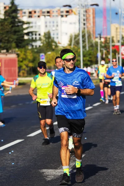 Skopje October 500 명이상의 달리기 선수들 마케도니아 스코페 마라톤에 참가하다 — 스톡 사진