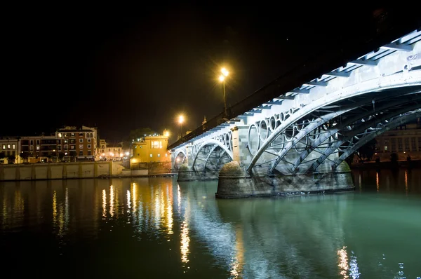 Ponte e fiume — Foto Stock