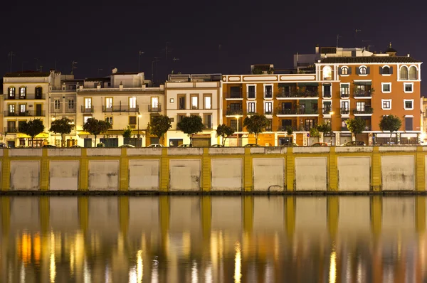 Stad bij nacht — Stockfoto