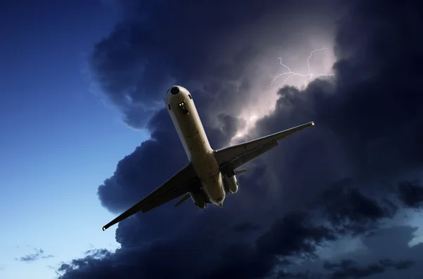 Fleeing from the storm — Stock Photo, Image