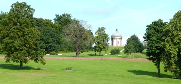 A templom Heaton Park nézve Heaton Hall — Stock Fotó