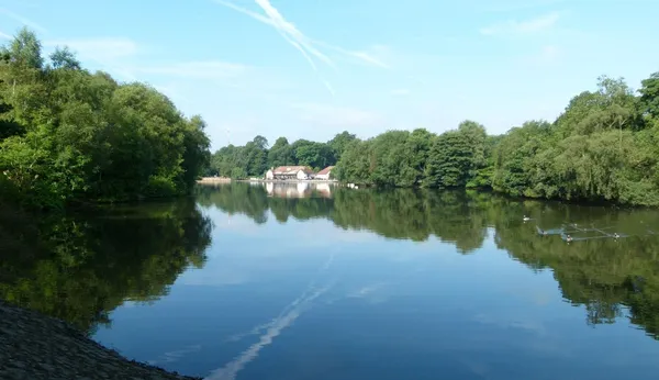 Heaton Park Boating Lake, Heaton Park, Manchester UK — Stock Photo, Image