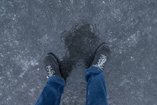 Slippery Road Covered Ice Man Foots Frozen Winter Way Freezing — Stock Photo, Image