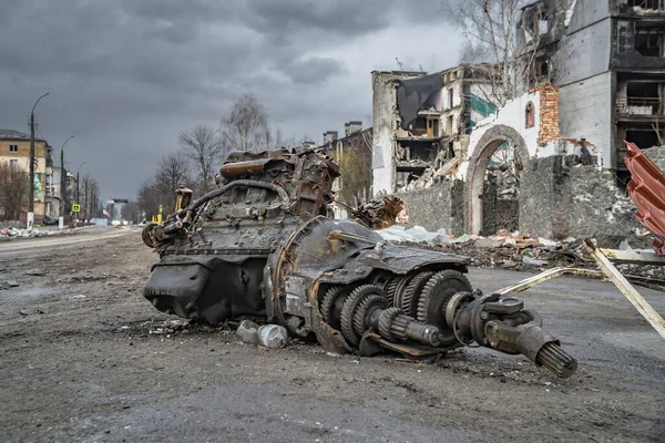 Borodyanka Kyjevsko Ukrajina Dubna2022 Vojenský Tank Motor Zničené Spálené Válečné — Stock fotografie