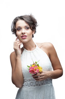 çiçek ile şehvetli genç kadın