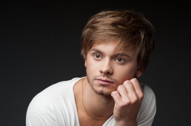 Genç bir adamın portresi