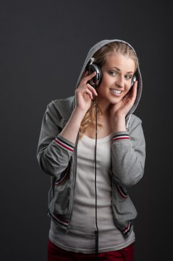 raslantısal müzik kız