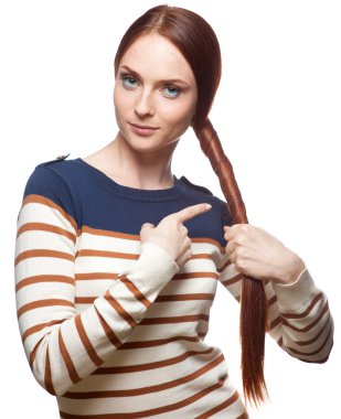 Casual Kızıl saçlı genç kız