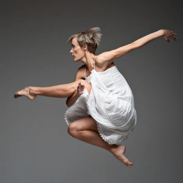 Modern style female dancer — Stock Photo, Image