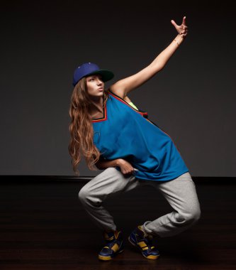 Kız hip-hop dansçısı