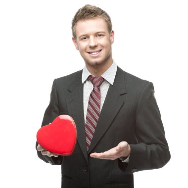 neşeli işadamı holding kırmızı kalp