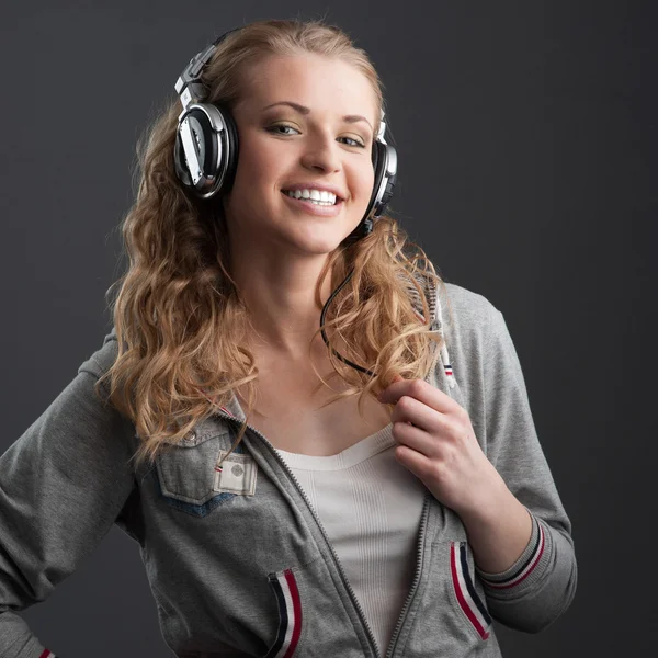 Casual music girl — Stock Photo, Image