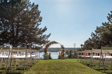 Düğün yeri oturma. Düğün konukları için sandalyeler