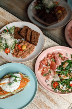 Restorandaki farklı menülerin konsepti..