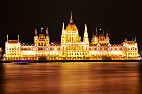 Palazzo del Parlamento a Budapest — Foto Stock