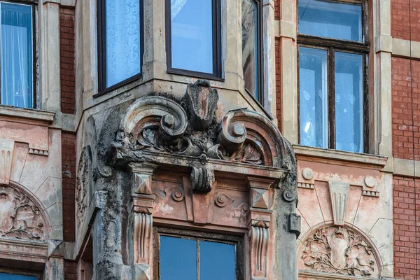 Delar Arkitektoniska Dekorationer Byggnader Skulpturer Och Statyer Offentliga Platser Lviv — Stockfoto