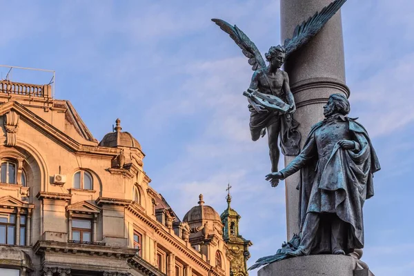 LVIV, UKRAINE - Şubat 2022: Adam Mickiewicz Anıtı.