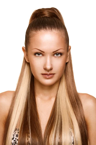 건강 한 긴 머리를 가진 아름 다운 모델 여자의 클로즈업 초상화 — 스톡 사진