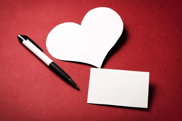 ペンと分離したバレンタインの中心 — ストック写真