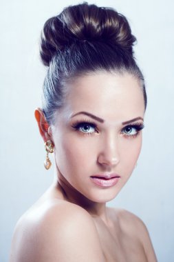 tatlı güzellik yüz ve temiz yüz cildi ile güzel bir kadın portresi